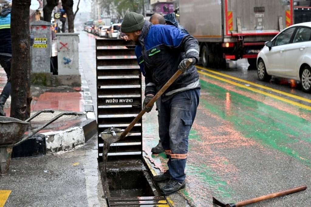 Büyükşehir Ve Maski̇ Ekipleri Yağışa Karşı Teyakkuzda (1)