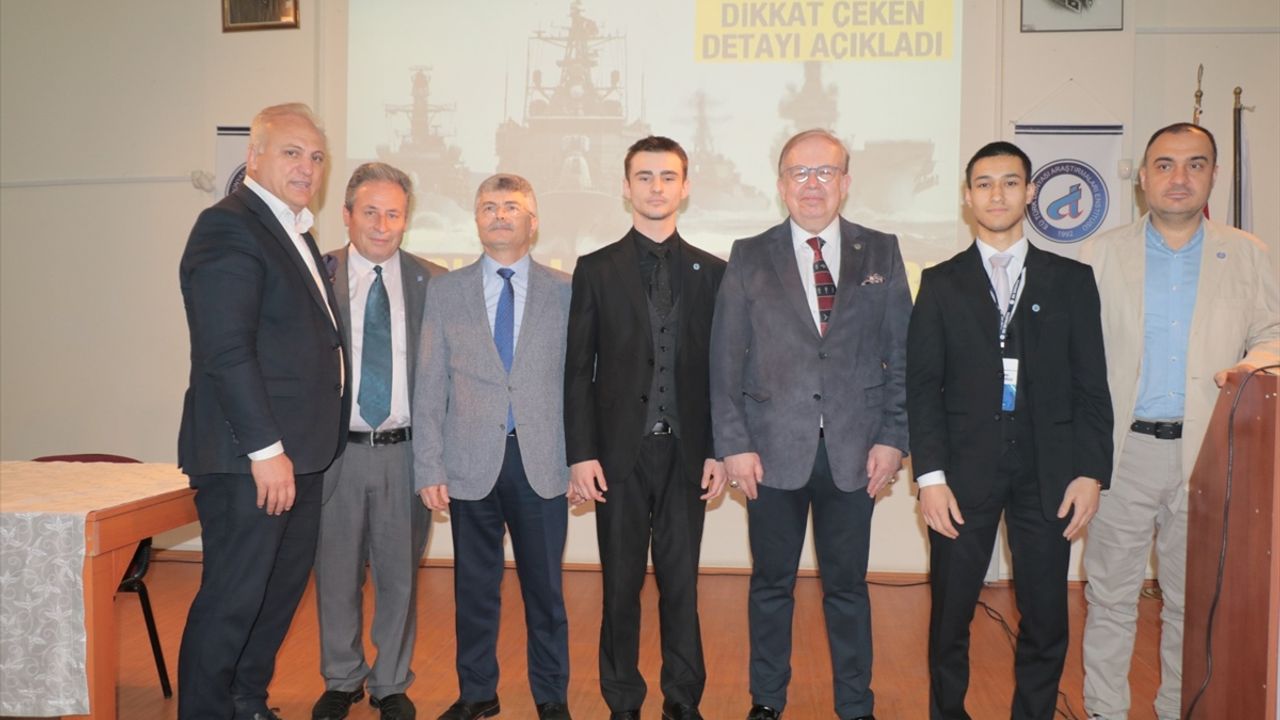 İzmir'de Türk Dünyası Gençlik Çalıştayı düzenlendi