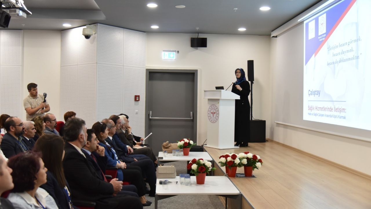 Manisa'da "Sağlık Hizmetlerinde İletişim" çalıştayı düzenlendi