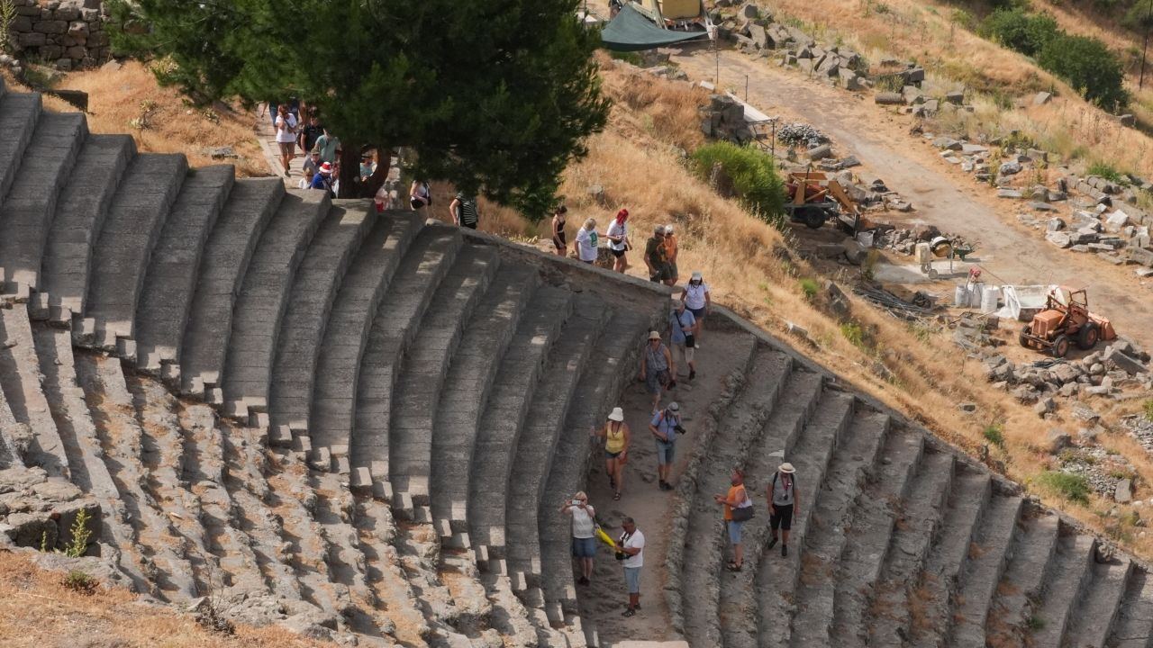 UNESCO listesindeki Bergama'da ziyaretçi sayısı arttı