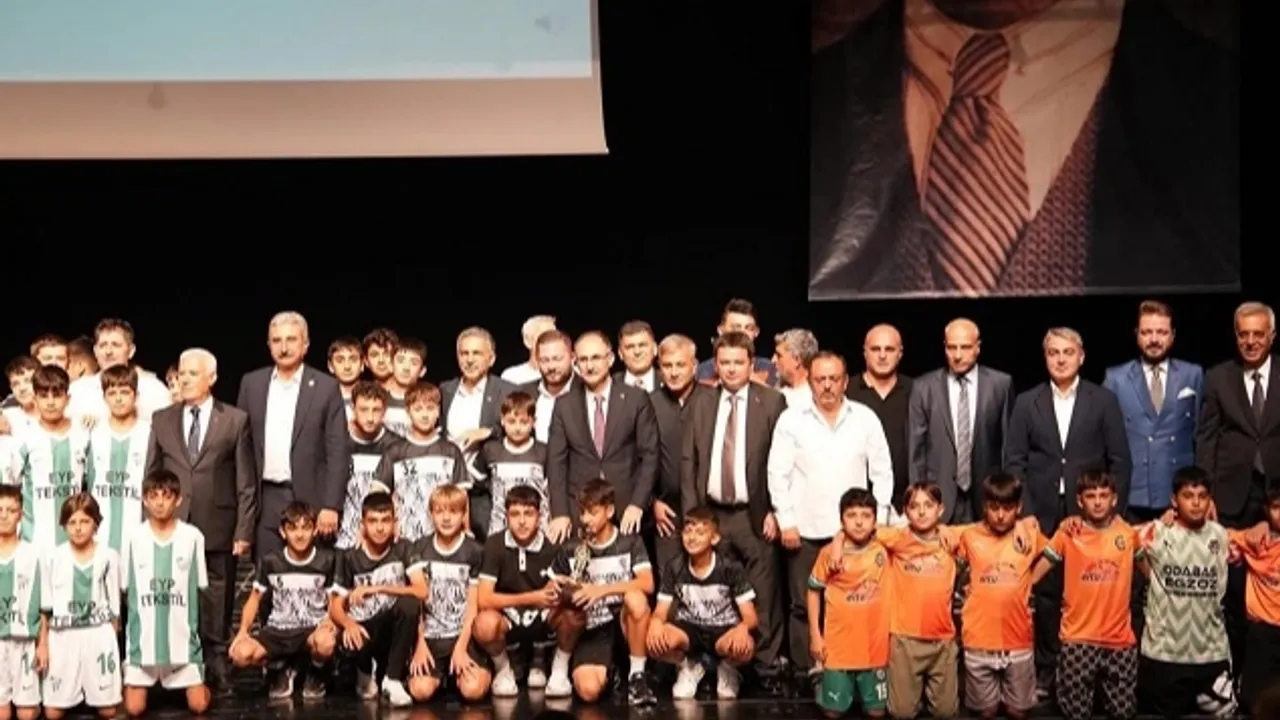 Bursa Gemlik Belediyespor'dan 3 kupa birden