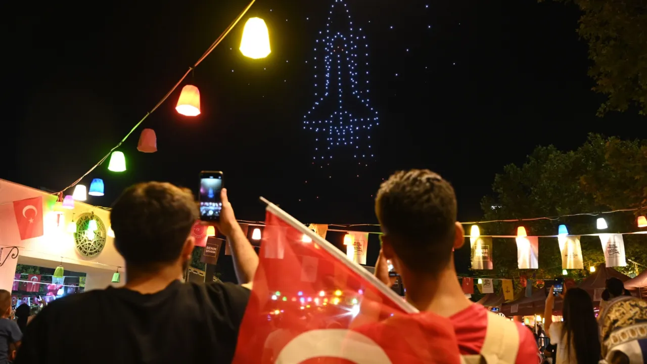 Konya'da 250 drone 'Zafer'e uçtu!