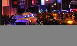 İzmir'de 5 otomobil ile skuterin karıştığı kazada 2 kişi öldü, 7 kişi yaralandı