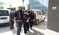 Manisa'da kendilerini avukat olarak tanıtarak bir kişiyi dolandıran 5 zanlı tutuklandı