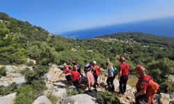 Muğla'daki tarihi Likya Yolu'nda ayağı kırılan turist kurtarıldı