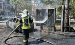 Turgutlu'da elektrik trafosunda çıkan yangın 4 araca zarar verdi