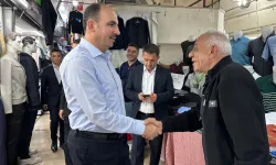 Başkan Altay bayram alışverişine çıkanlarla sohbette