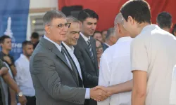 Başkan Tugay İZSU çalışanlarıyla bayramlaştı