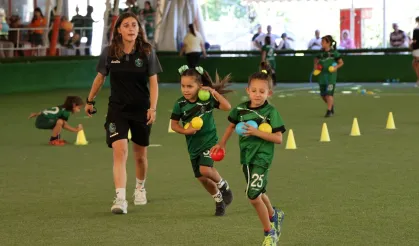 Kocaeli’de kadın futboluna anlamlı destek