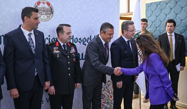 CHP Genel Başkanı Özel Manisa'da bayramlaşma törenine katıldı