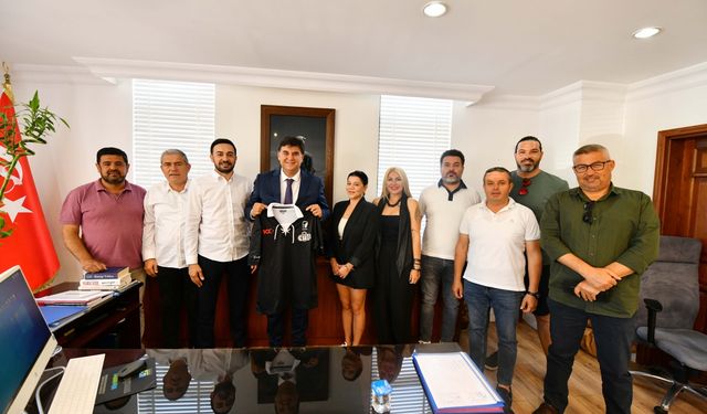 Fethiye Beşiktaş Taraftarlar Derneği'nden Belediye Başkanı Karaca'ya ziyaret