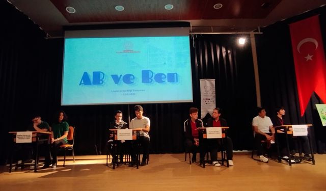 Seferihsar'daki bilgi yarışmasında Nejat Hepkon Anadolu Lisesi birinici oldu