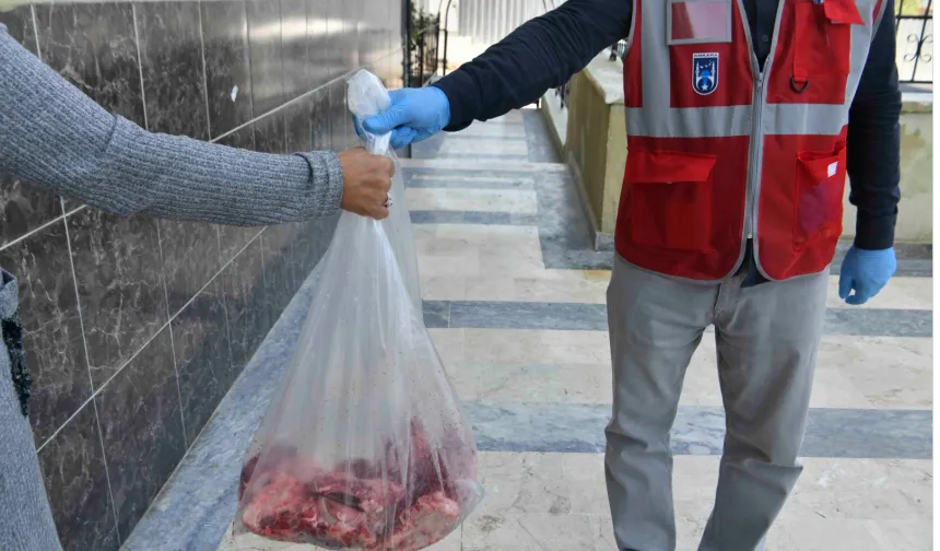 Ankara'da 3 tondan fazla et dağıtıldı