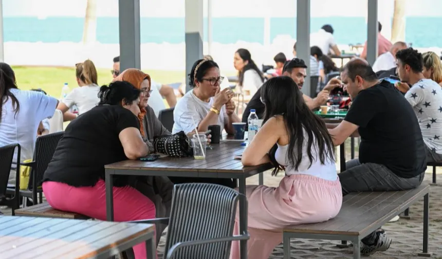 Mersin Büyükşehir’in kafeleri bayramda yoğun ilgi gördü